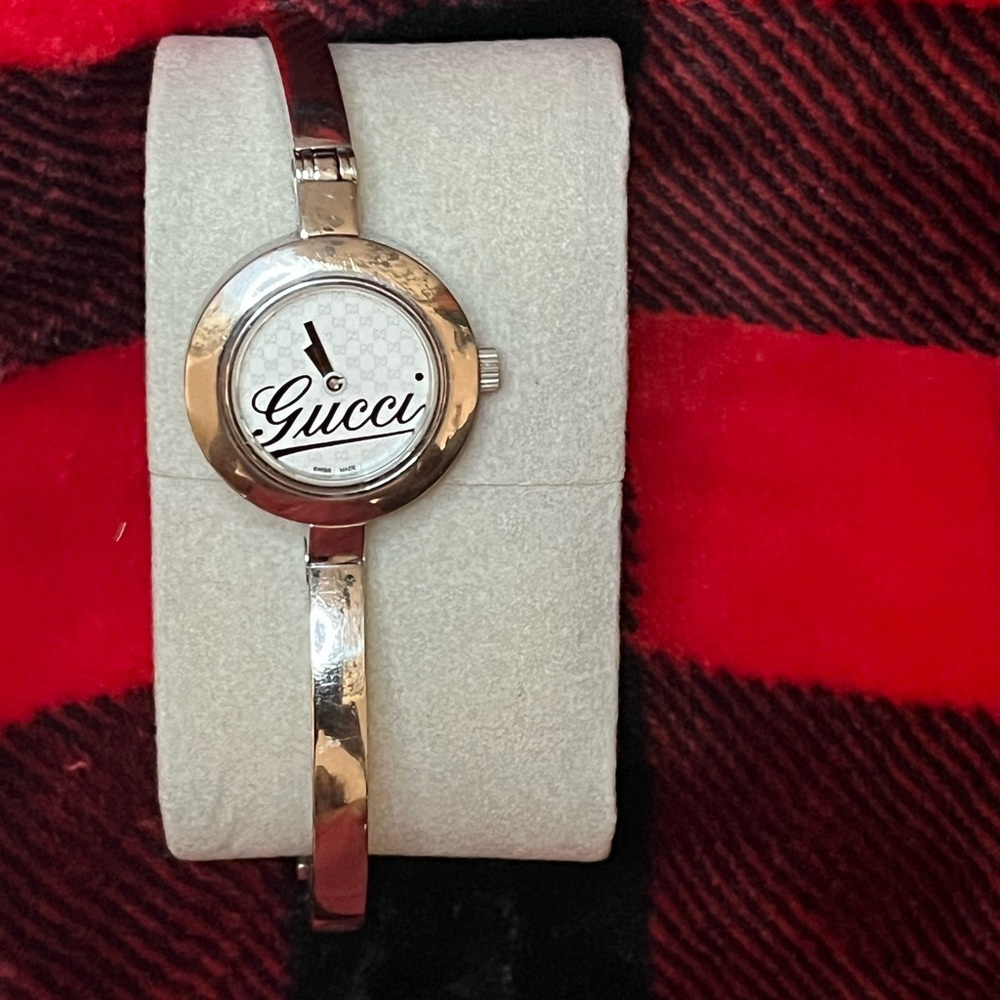Authentic Gucci  ladies watch - Picture 5 of 6